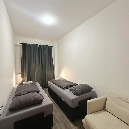 Apartamento 2Schlafenzimmer 5Betten Montuerwhonung Düsseldorf Exterior foto