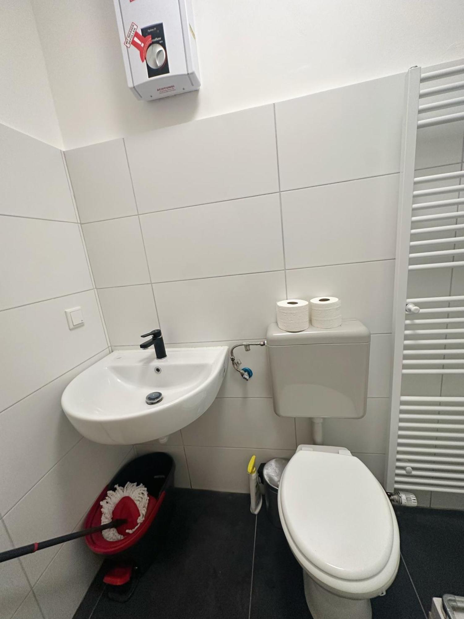 Apartamento 2Schlafenzimmer 5Betten Montuerwhonung Düsseldorf Exterior foto