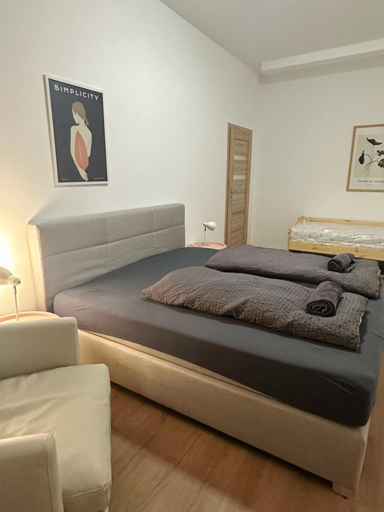 Apartamento 2Schlafenzimmer 5Betten Montuerwhonung Düsseldorf Exterior foto