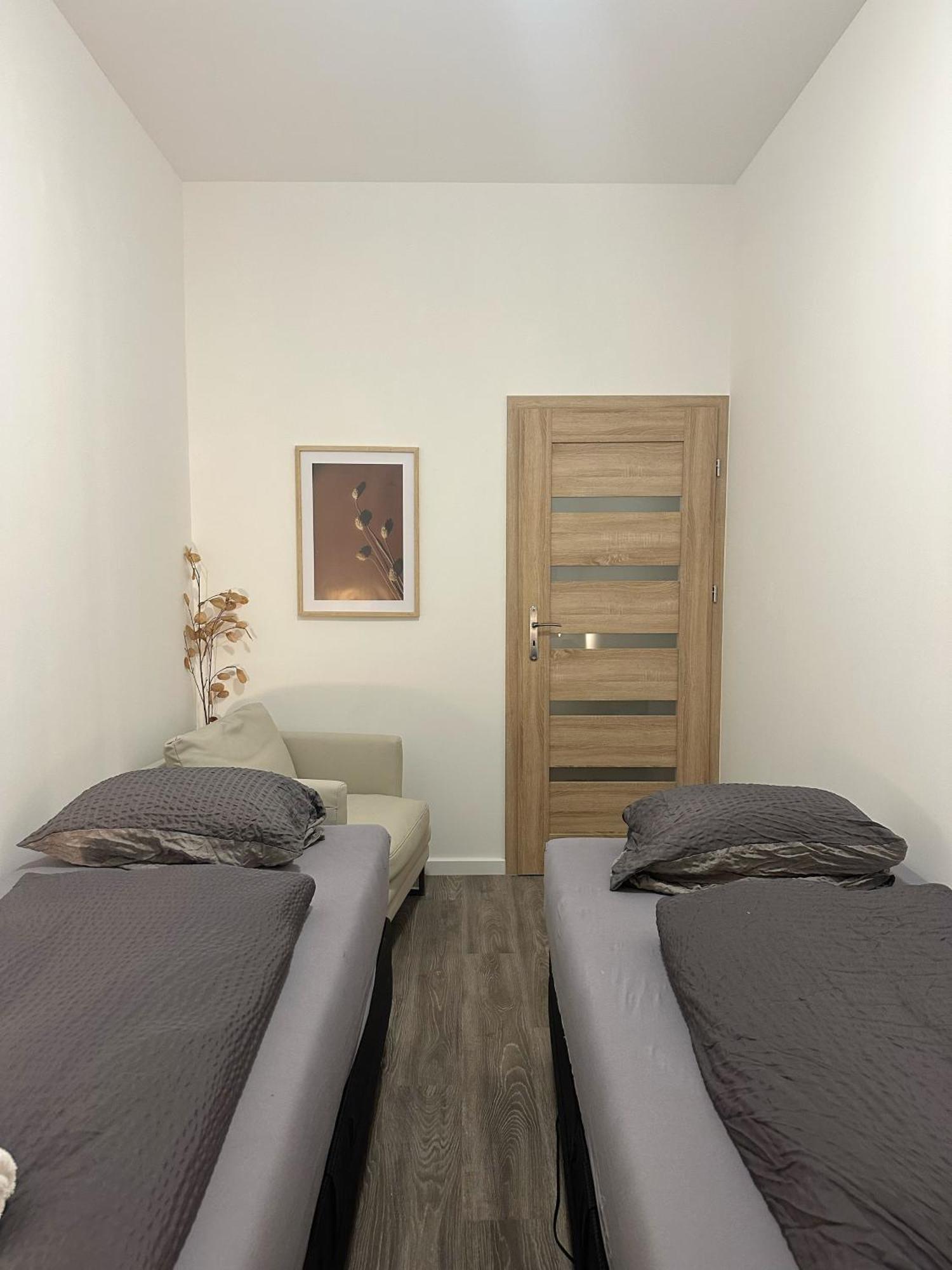 Apartamento 2Schlafenzimmer 5Betten Montuerwhonung Düsseldorf Exterior foto